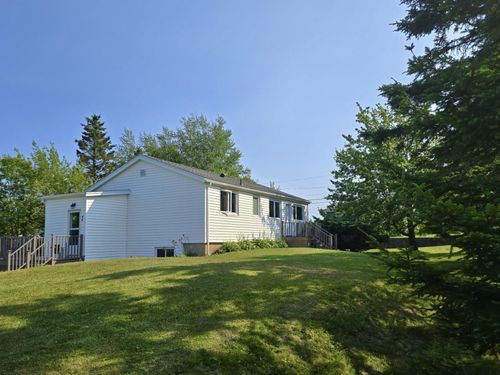 44 Bissett Lake Rd, Cole Harbour, NS, B2V2T3 | Card Image