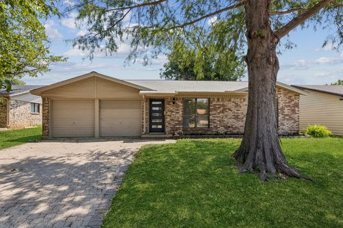 3214 Cheyenne St, Irving, TX, 75062-3011 | Card Image