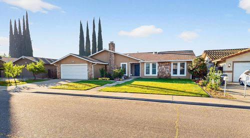 540 Fullerton, Turlock, CA, 95382 | Card Image