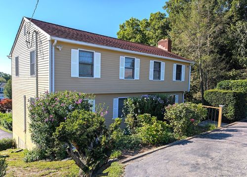 42 Fairway Grn, Fairfield, CT, 06825-3755 | Card Image