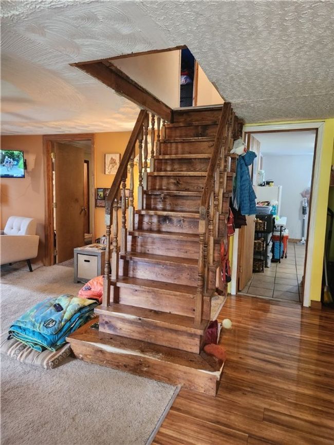 211 Fayette St, House other with 3 bedrooms, 1 bathrooms and 4 parking in Donegal PA | Image 4