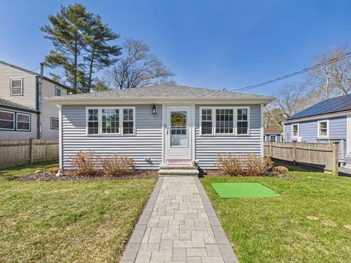 3 Hazel St, Wareham, MA, 02571-2313 | Card Image