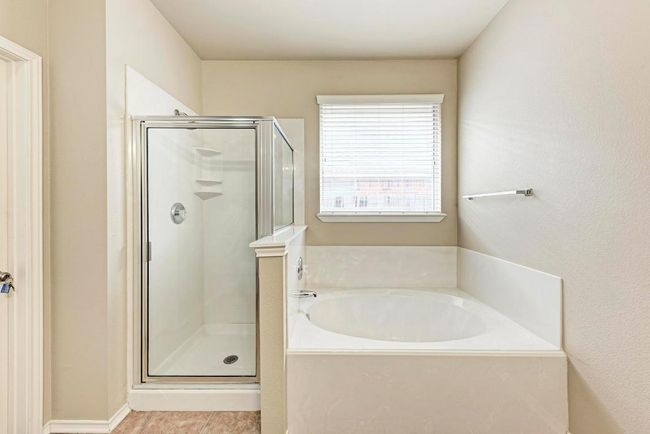 11512 Shadow Creek Dr, House other with 4 bedrooms, 2 bathrooms and 4 parking in Manor TX | Image 23