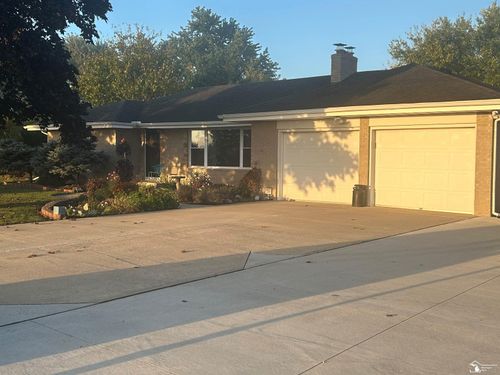 7825 Sylvania Petersburg Rd, Ottawa Lake, MI, 49267-9548 | Card Image