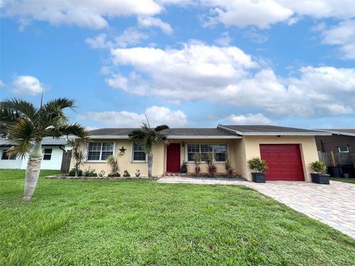 9135 Saddlecreek Dr, Boca Raton, FL, 33496-1892 | Card Image