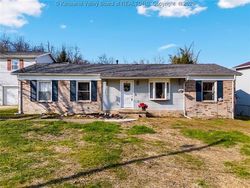 108 Cobble Ln, Cross Lanes, WV, 25313-1329 | Card Image