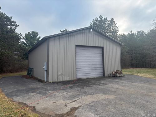 7211 Hewitt Rd, Grant Township, MI, 48032-3033 | Card Image