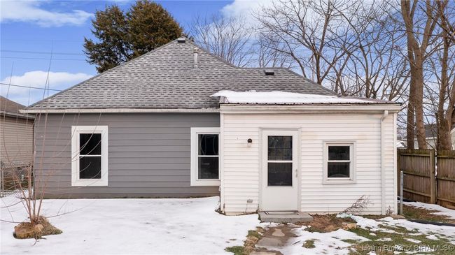 127 New Albany St, Home with 3 bedrooms, 2 bathrooms and null parking in Sellersburg IN | Image 4