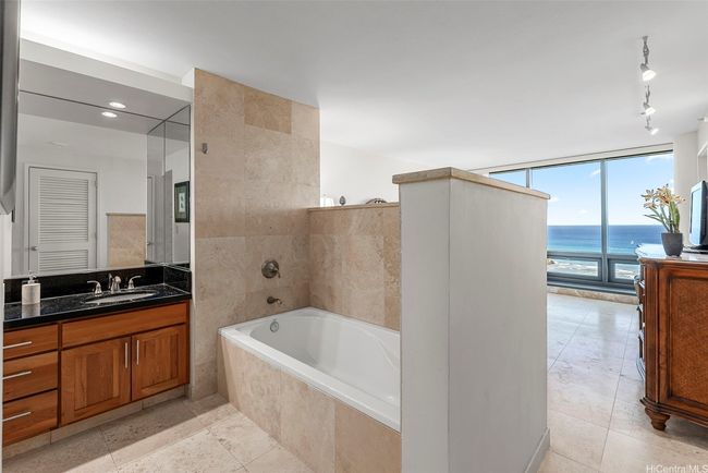 APT-3204 - 1330 Ala Moana Blvd, Condo with 2 bedrooms, 2 bathrooms and 2 parking in Honolulu HI | Image 10
