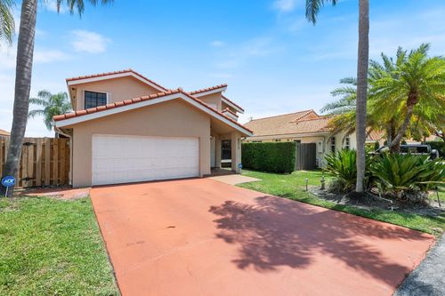 8313 Nw 188th Ter, Hialeah, FL, 33015-5390 | Card Image