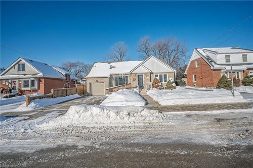 60 W 1st St, Hamilton, ON, L9C3C3 | Card Image