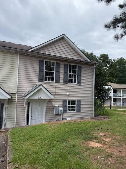 1047 Thornwoode Ln, Stone Mountain, GA, 30083-2869 | Card Image
