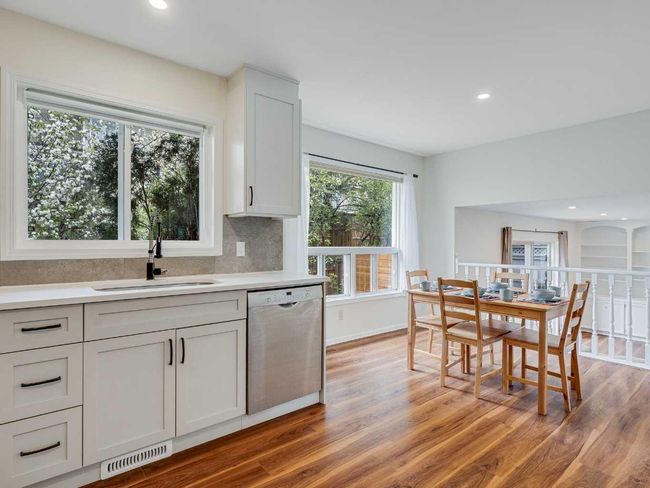 683 Strathcona Dr Sw, House other with 4 bedrooms, 3 bathrooms and 4 parking in Calgary AB | Image 12