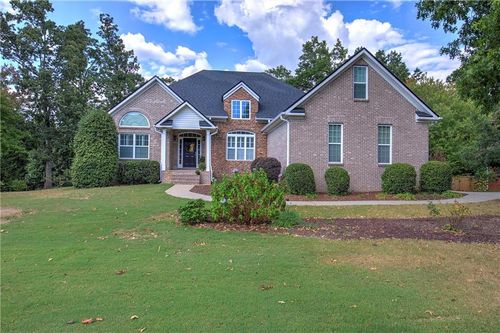 35 Rocky Mountain Pass, Adairsville, GA, 30103-5882 | Card Image