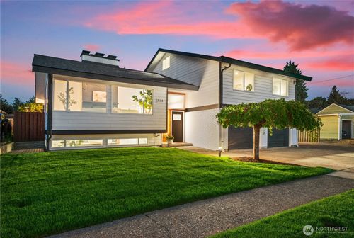 714 High Ave S, Renton, WA, 98057-3917 | Card Image