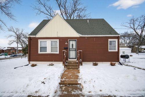 4216 W Sheridan Avenue, MILWAUKEE, WI, 53209 | Card Image