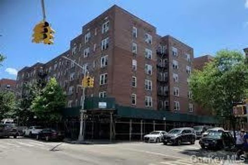 2j-4240 Bowne St, Flushing, NY, 11355-2808 | Card Image