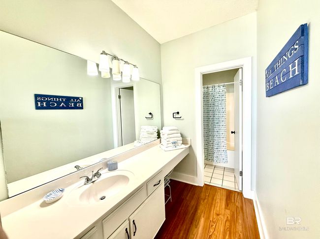 Primary Bathroom | Image 11