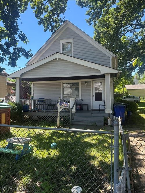 3015 Saratoga Ave, Cleveland, OH, 44109-4976 | Card Image