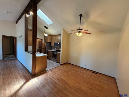 4521 Southwood Dr, Lincoln, NE, 68512-1350 | Card Image