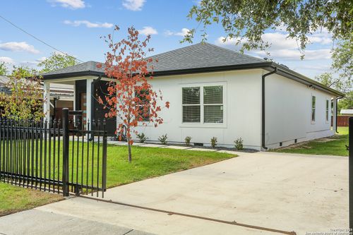 315 Rosebud Ln, San Antonio, TX, 78221-1224 | Card Image