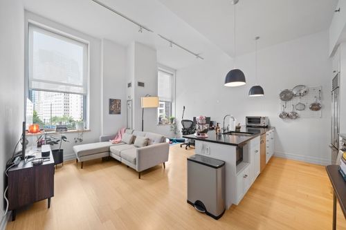 4f-110 Livingston St, Brooklyn, NY, 11201-5057 | Card Image