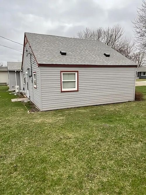 808 S 11th St, Montevideo, MN, 56265-2202 | Card Image