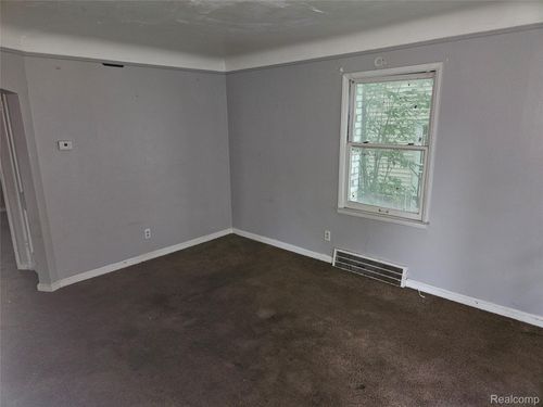 12450 Lansdowne St, Detroit, MI, 48224-1079 | Card Image