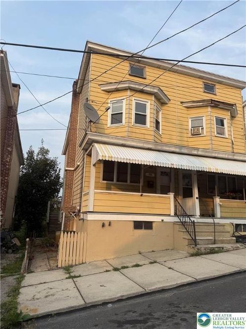 114 6th St, Coaldale, PA, 18218-1117 | Card Image