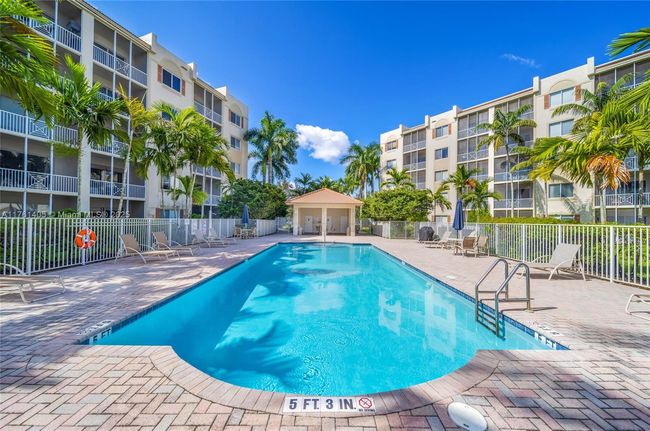 APT-501 - 3600 Oaks Clubhouse Dr, Condo with 3 bedrooms, 2 bathrooms and null parking in Pompano Beach FL | Image 51