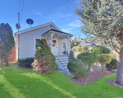 71 Clement St, Glen Cove, NY, 11542-2339 | Card Image