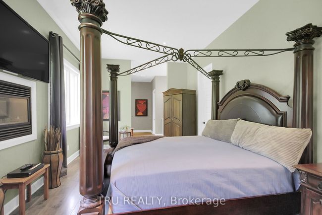 7909 Parkway Rd, House other with 5 bedrooms, 4 bathrooms and 20 parking in Metcalfe ON | Image 13