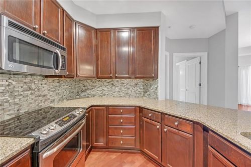 unit-718-200 River Vista Dr, Atlanta, GA, 30339-7624 | Card Image