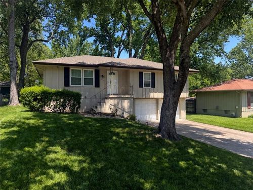 214 Sw 20th St, Oak Grove, MO, 64075-9244 | Card Image