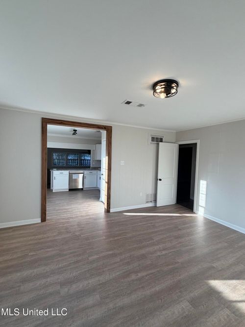 3 Maplewood Ln, Natchez, MS, 39120-5033 | Card Image