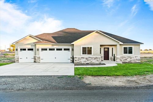 6479 Road 3 Ne, Moses Lake, WA, 98837-8702 | Card Image