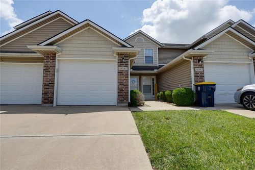 10545 E 46th Ter, Kansas City, MO, 64133-3713 | Card Image