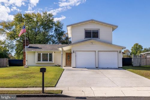 18 Kingsley Rd, MOUNT HOLLY, NJ, 08060-3273 | Card Image