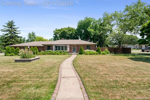 27200 Milton Ave, Warren, MI, 48092-2609 | Card Image