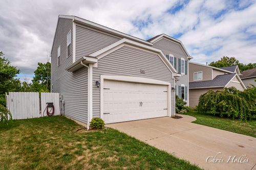 3075 Creek Way Ct Se, Kentwood, MI, 49512-9163 | Card Image