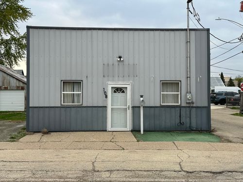108 W Railroad St, PROPHETSTOWN, IL, 61277-1141 | Card Image