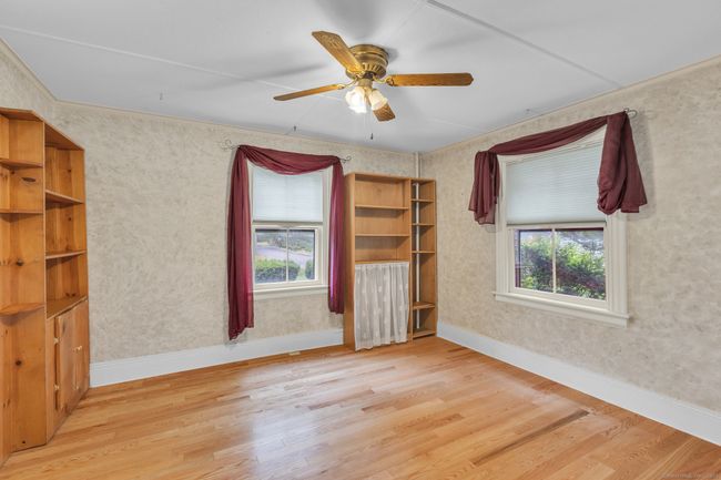 Built in Book Shelves in Living Room | Image 16