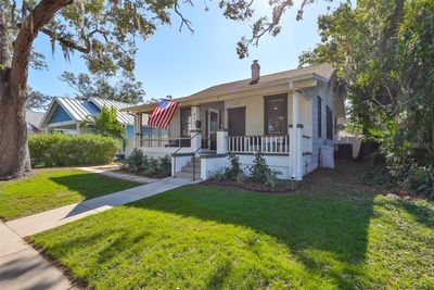 218 15 Th Avenue N, House other with 4 bedrooms, 1 bathrooms and null parking in Saint Petersburg FL | Image 1