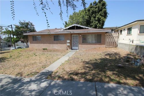  E 20th Street, Signal Hill, CA, 90755 | Card Image