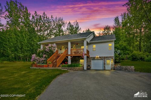 1745 N Lazy Ln, Palmer, AK, 99645-8647 | Card Image