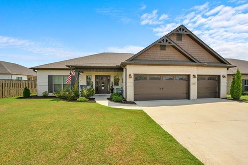 1703 Meadowbrook Ln Se, Cullman, AL, 35055-9542 | Card Image