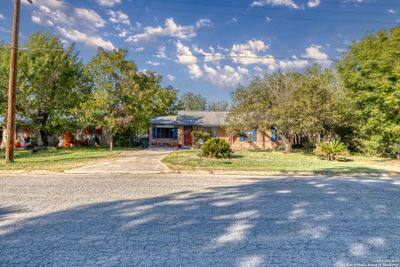 304 W Sabinal St, House other with 4 bedrooms, 1 bathrooms and null parking in Uvalde TX | Image 1