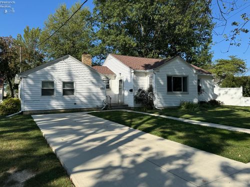 382 E Main St, Oak Harbor, OH, 43449-1420 | Card Image