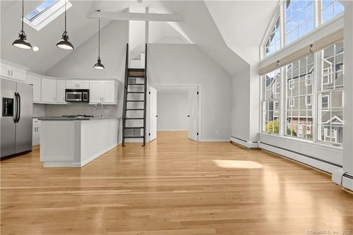 apt-702-94 Southfield Ave, Stamford, CT, 06902-7650 | Card Image