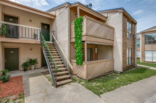 8110 Skillman St, Dallas, TX, 75231-2800 | Card Image